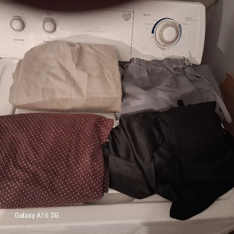Small men's lot size m & l 4 items thumbnail