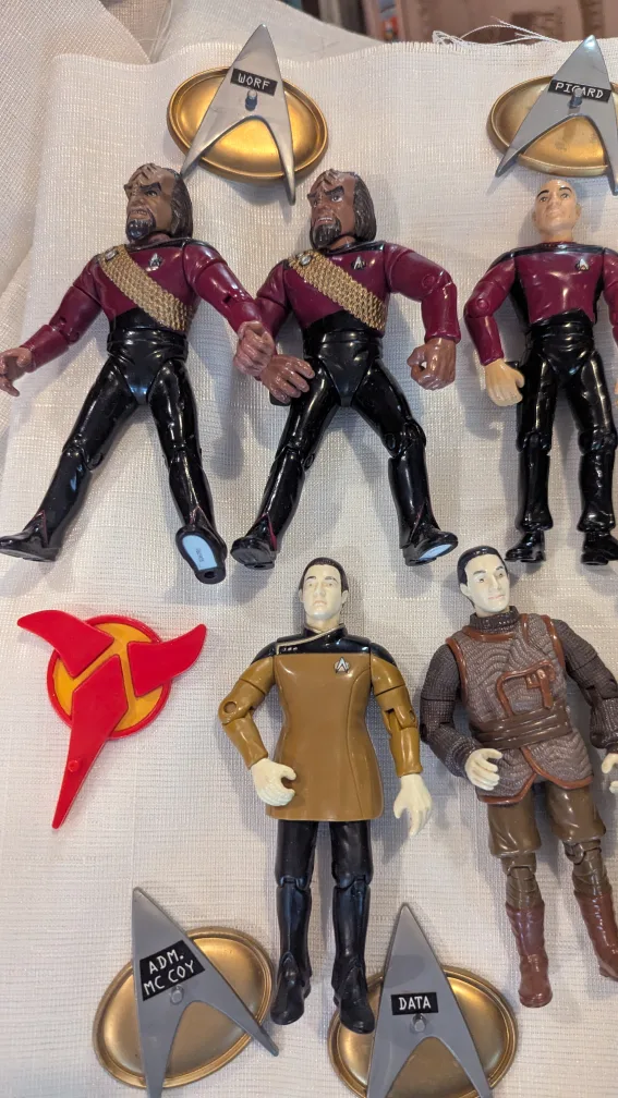 Star Trek TNG Action Figures Lot of 18 1990s Playmates image indicator(5)