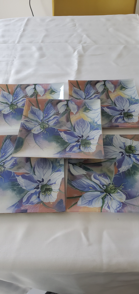 Floral Design Glass Plates