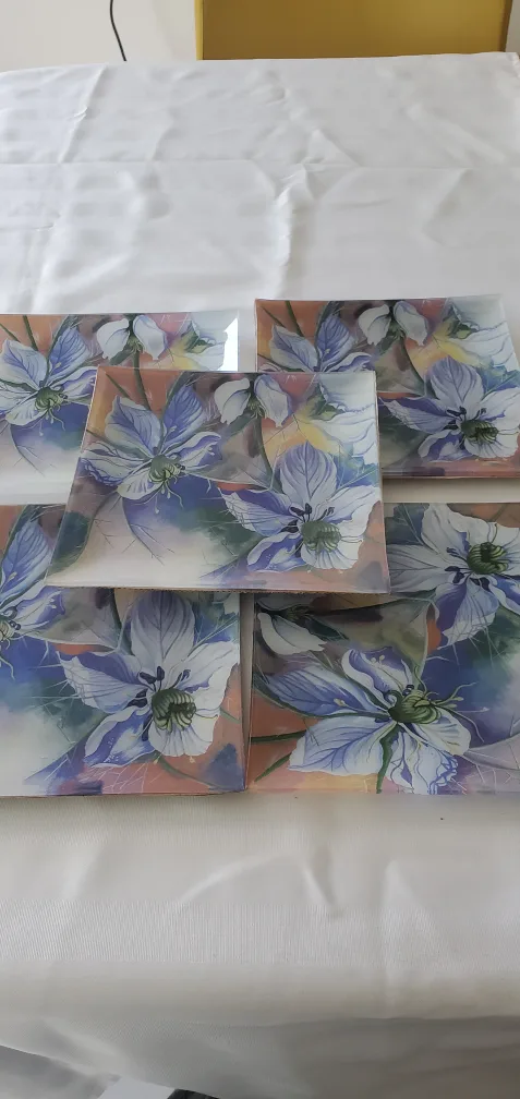 Floral Design Glass Plates thumbnail