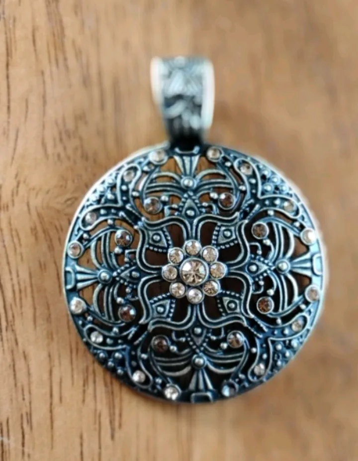 Lia Sophia Pendant thumbnail