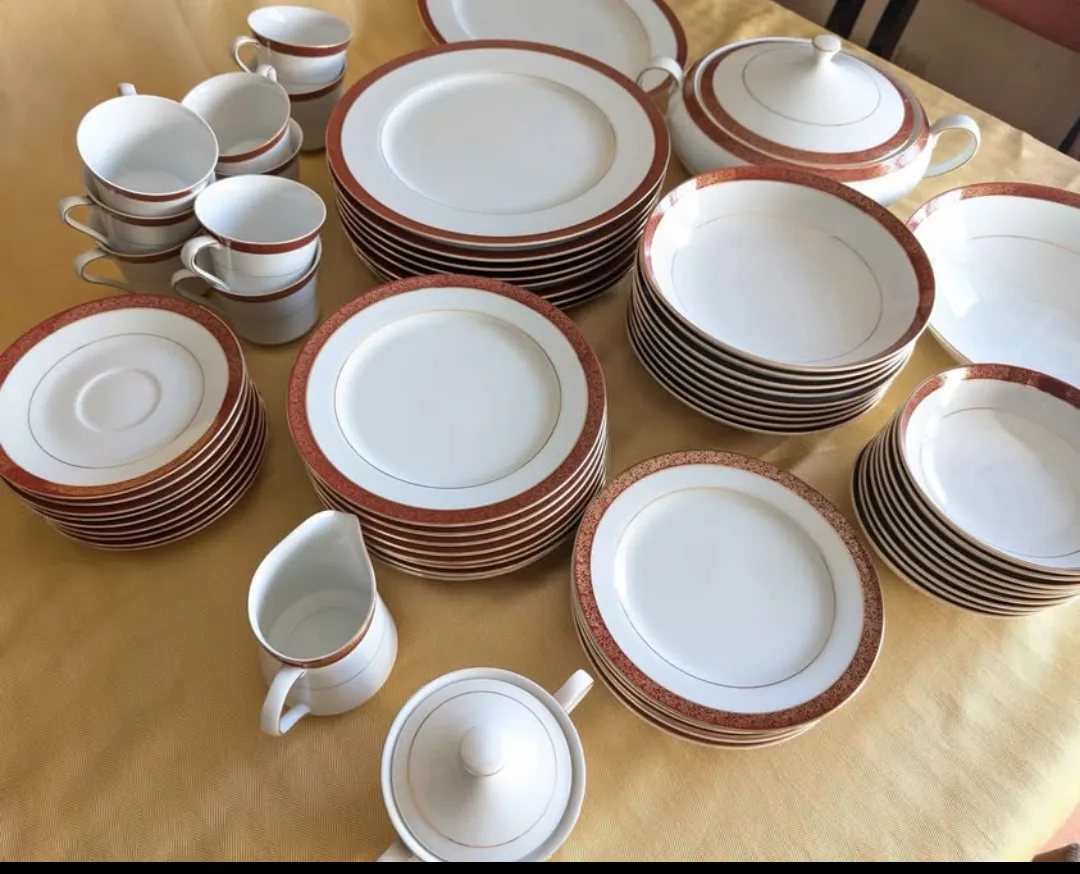 Chinaware Set ~ Crown Empire Fine China ~ Empress Pattern image indicator(6)