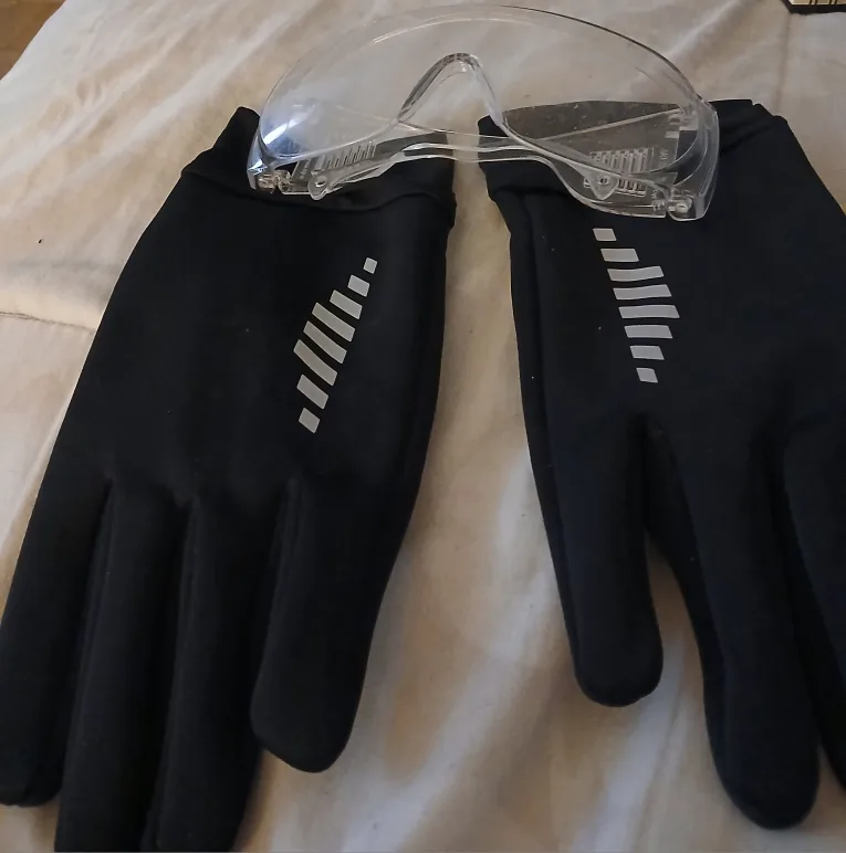 Gloves and Safety Glasses thumbnail