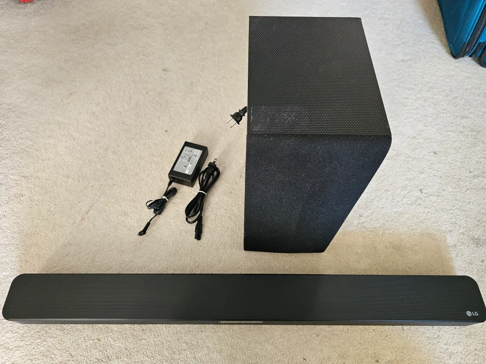 LG SN4 300-Watt 2.1 Sound Bar + Wireless Subwoofer - Black thumbnail