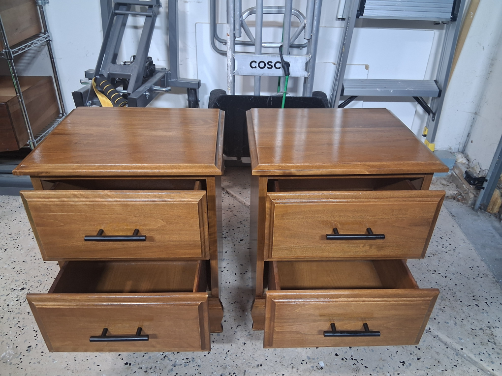 Pair of Wooden Nightstands - 2 Drawers - photo 4