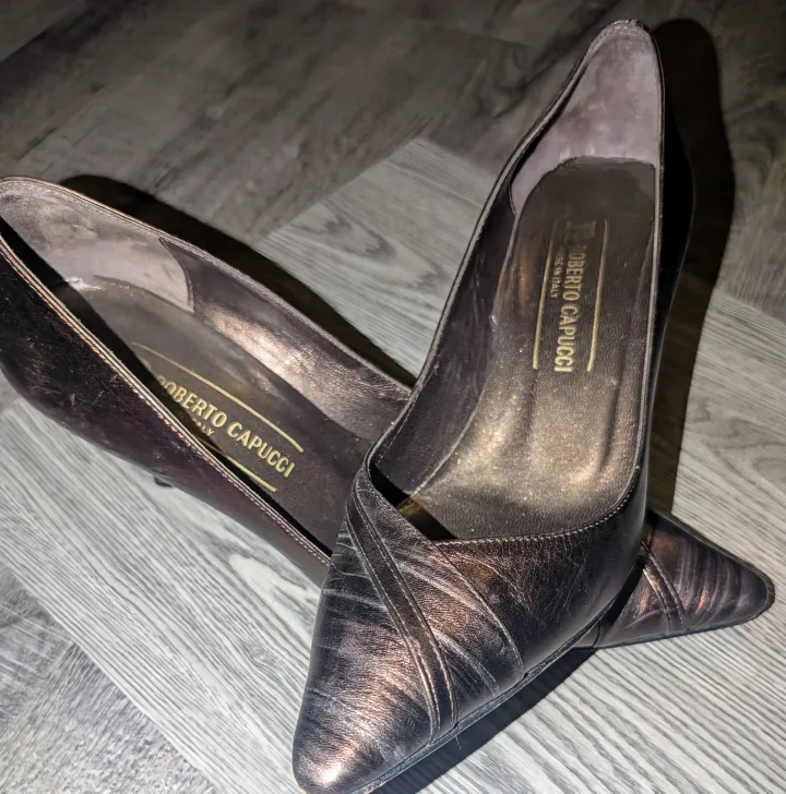 👠Roberto Capucci Bronze Heels👠 image indicator(4)