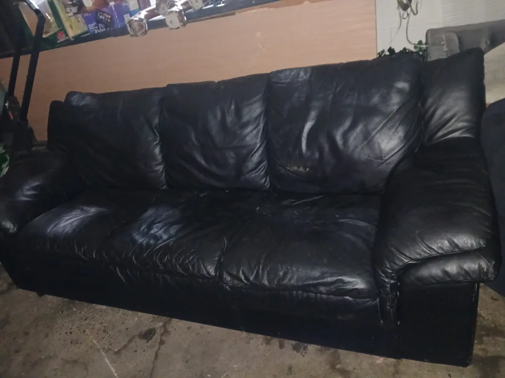 leader sofa thumbnail