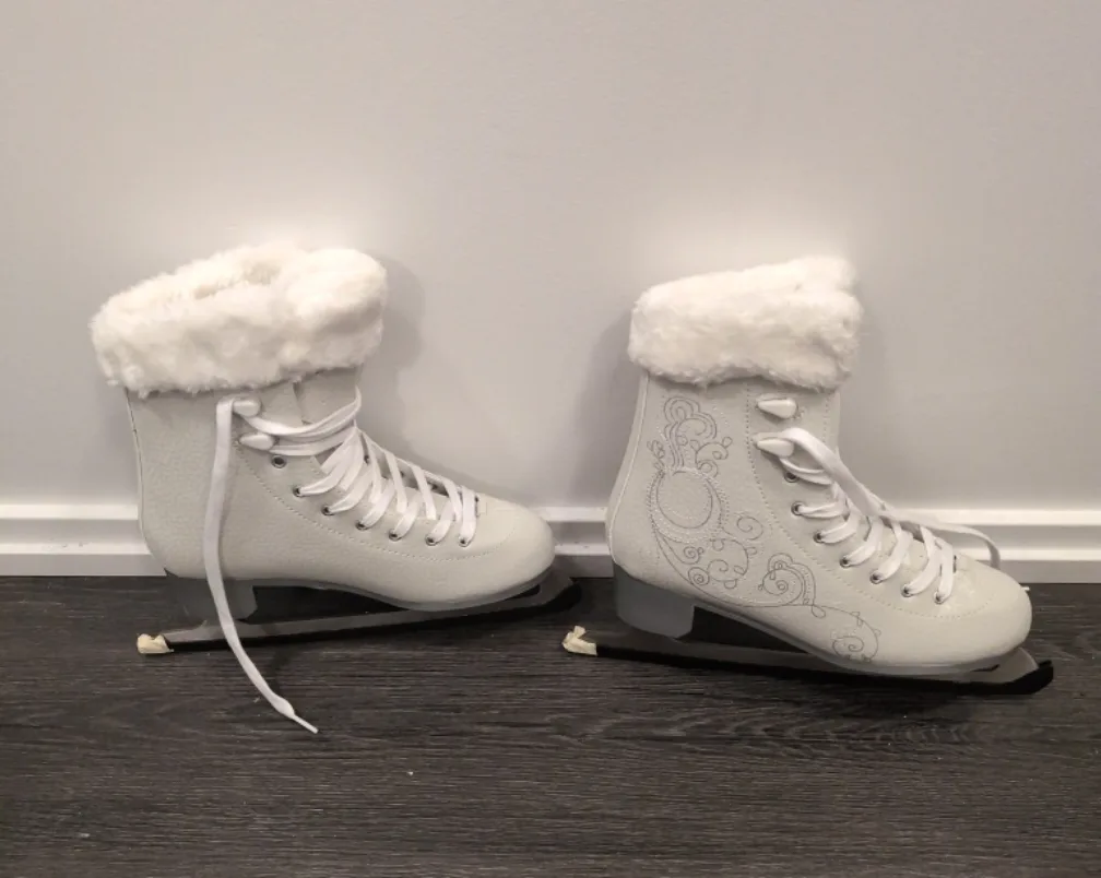 White Decathlon Figure Skates - Size US 9.5 (EU 41) thumbnail
