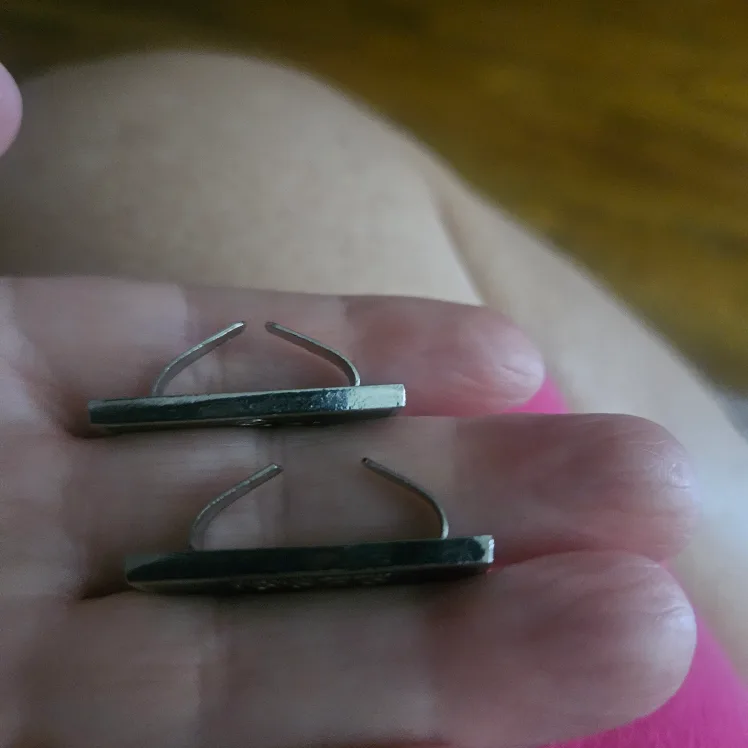 Gucci brand metalic tag. image indicator(2)