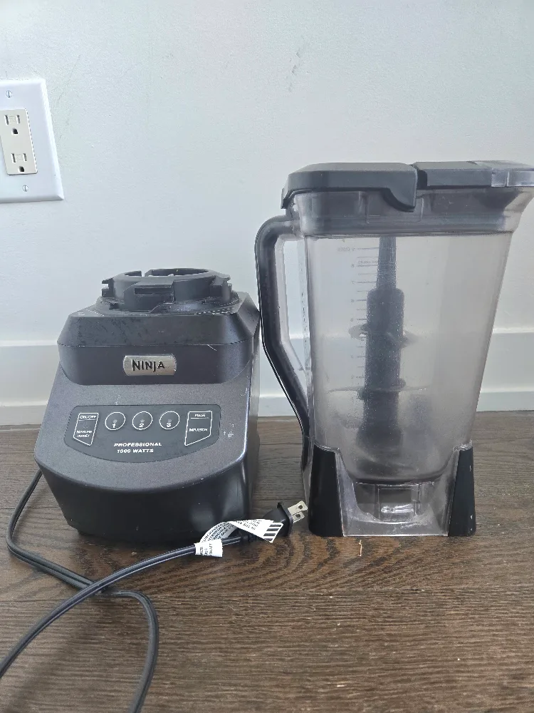 Ninja Professional 1000 Watts Blender thumbnail