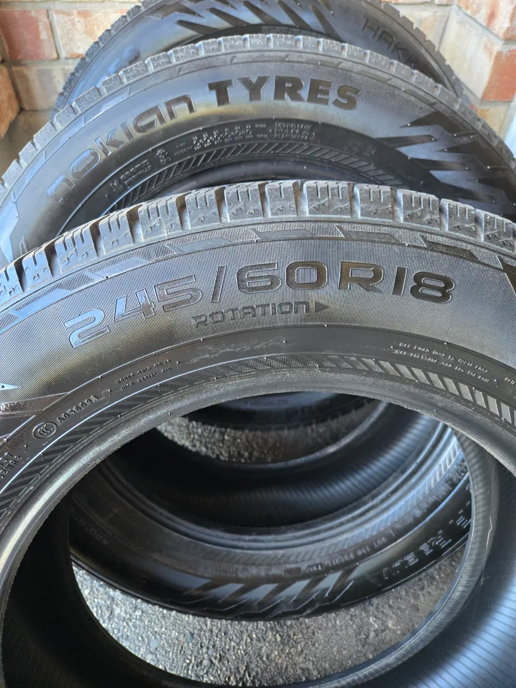 Nokian Hakkapeliitta R5 SUV 245/60R18 Winter Tires (Set of 4) image indicator(3)