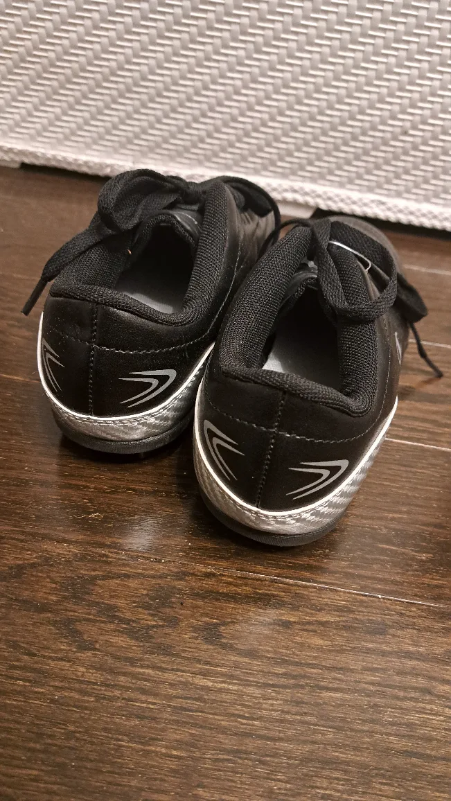 ✨️⚽️brand NEW✨️ Champion Soccer (or Baseball) Cleats ⚽️ image indicator(2)