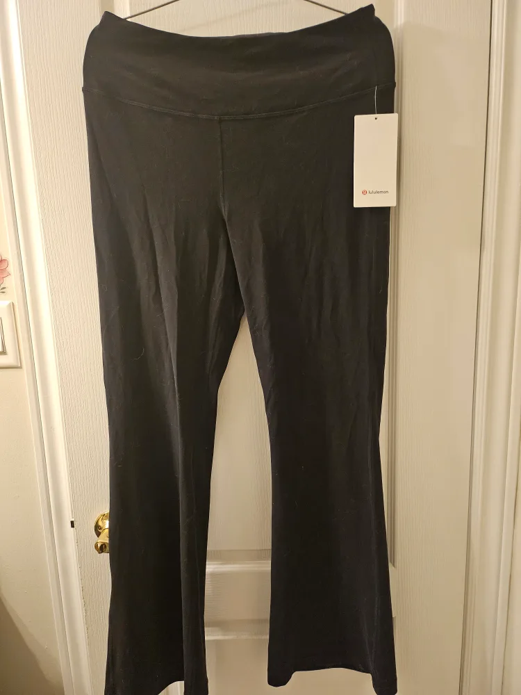 NEW Lululemon Groove Pant SHR Flare *Nulu - Size 14 🇨🇦 thumbnail