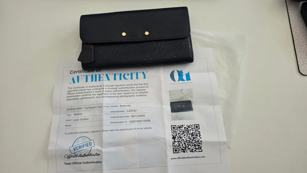Louis Vuitton Leather Wallet thumbnail