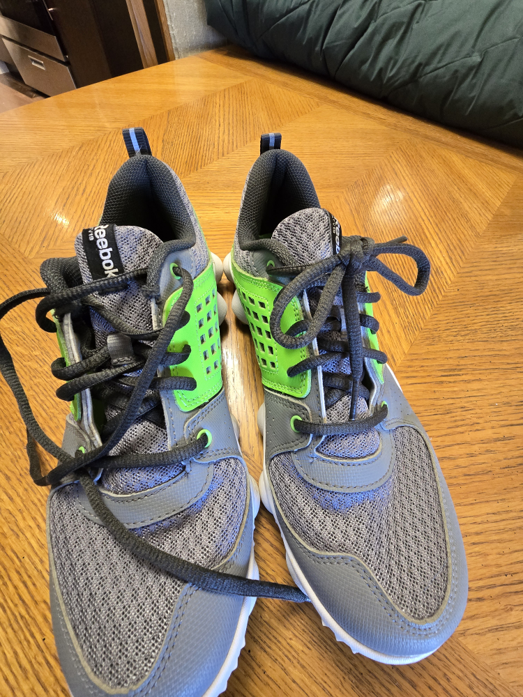 Reebok ATV 19 Womens - Size 7
