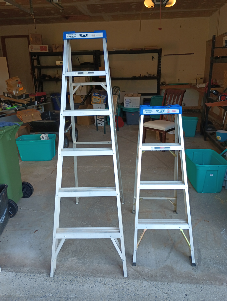 Lite 6' & 4' Step Ladders