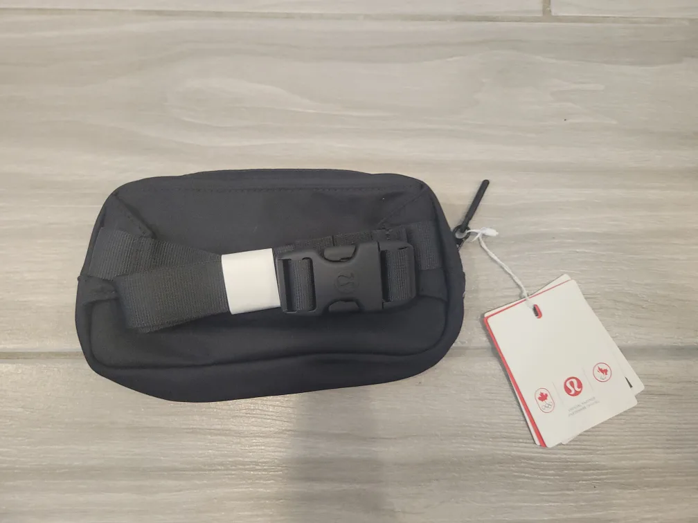 Brand New Team Canada Everywhere Mini Belt Bag Black image indicator(2)