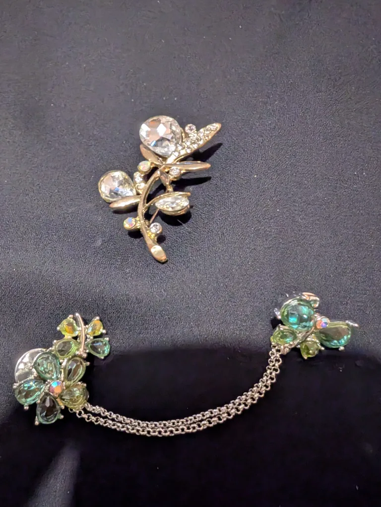 Vintage Brooch Pins thumbnail