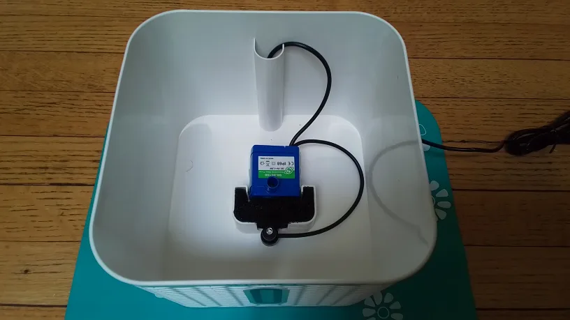 Wismika 2.5L Pet Drinking Fountain w/ Filters image indicator(4)