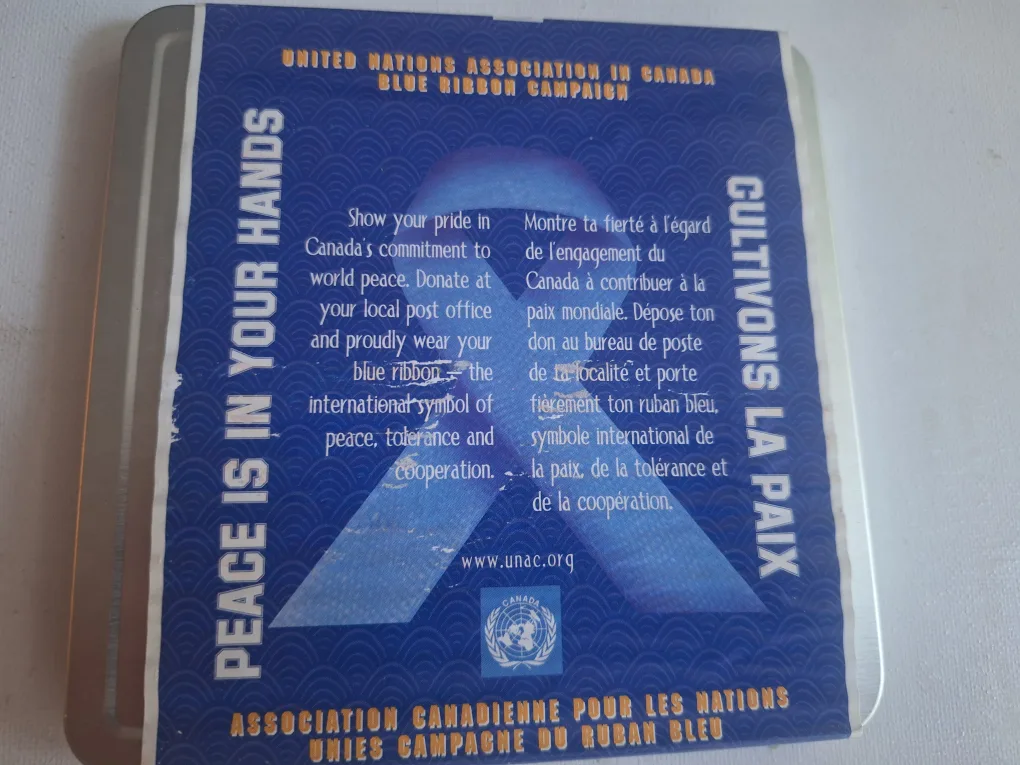 1999-2000 Canada Post Millennium Keepsake Stamps & Coin  Set image indicator(2)