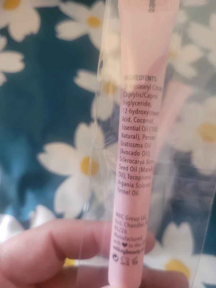 Willing Beauty XO Coconut Lip Oil - New image indicator(4)