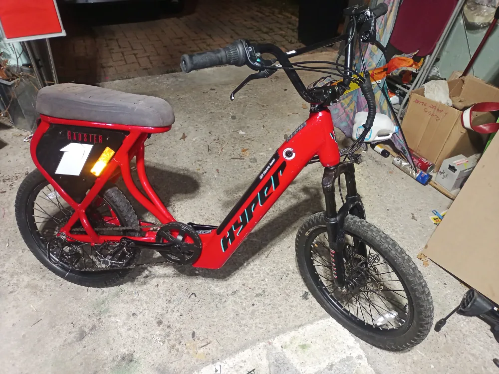 Hyper Radster 36V Electric Assist Bike thumbnail