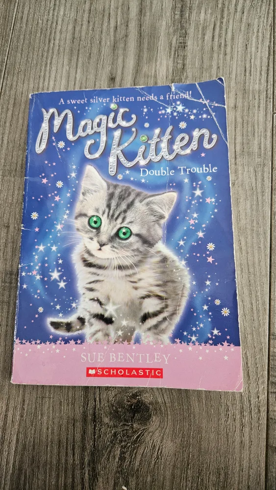 Magic Kitten: Double Trouble by Sue Bentley thumbnail