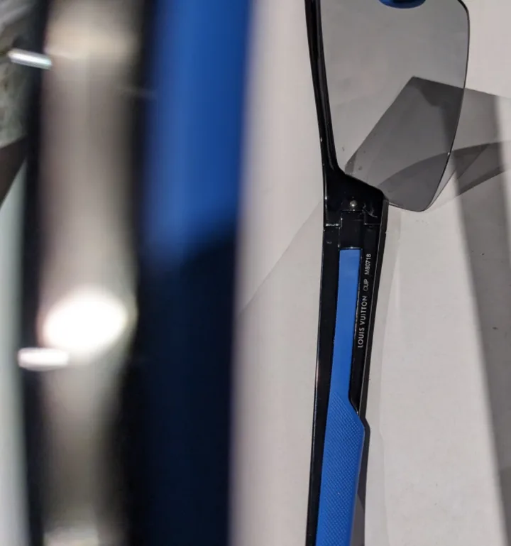 LV Cup Sunglasses - Black image indicator(7)