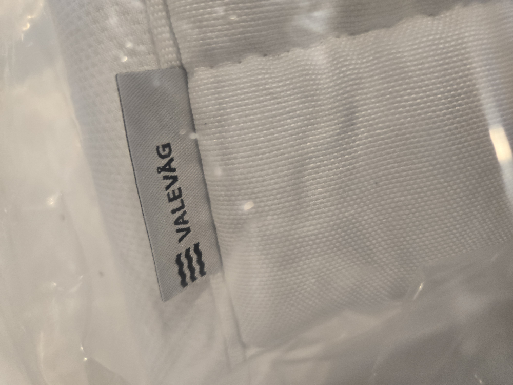 VALEVÅG Mattress - Queen Medium Firm *rip under mattress* - photo 3