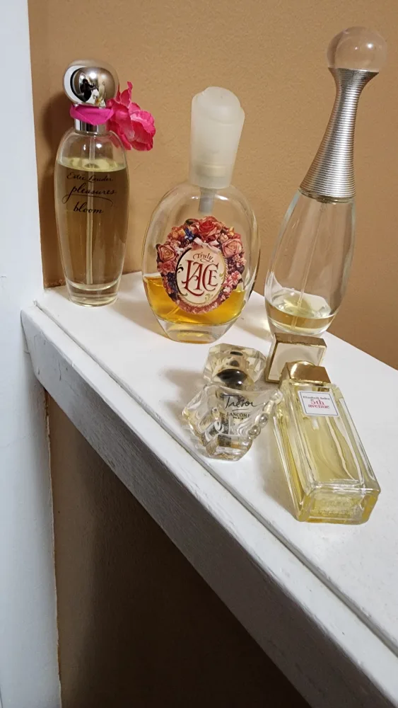 Mixed Perfume Lot: Estee Lauder, Dior, Lancome, & More thumbnail