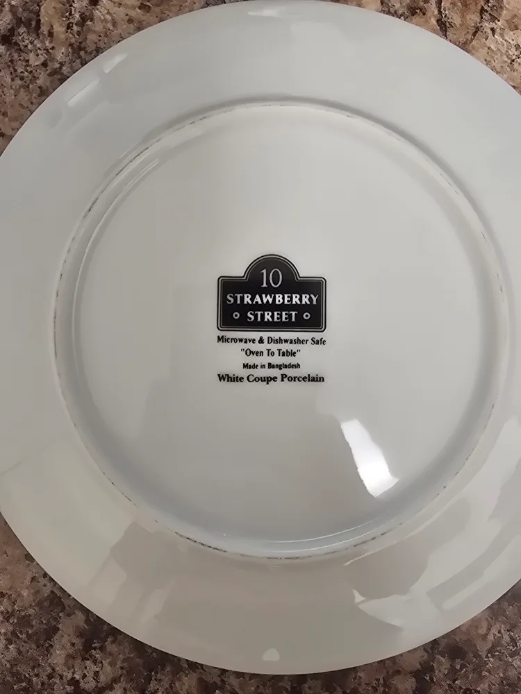 White Coupe Porcelain Side Plates (Set of 8) image indicator(3)