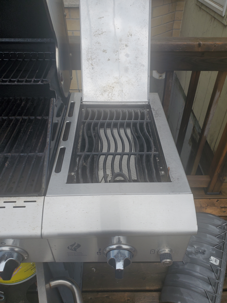 D'Luxe BBQ Grill with BBQ Set - photo 2