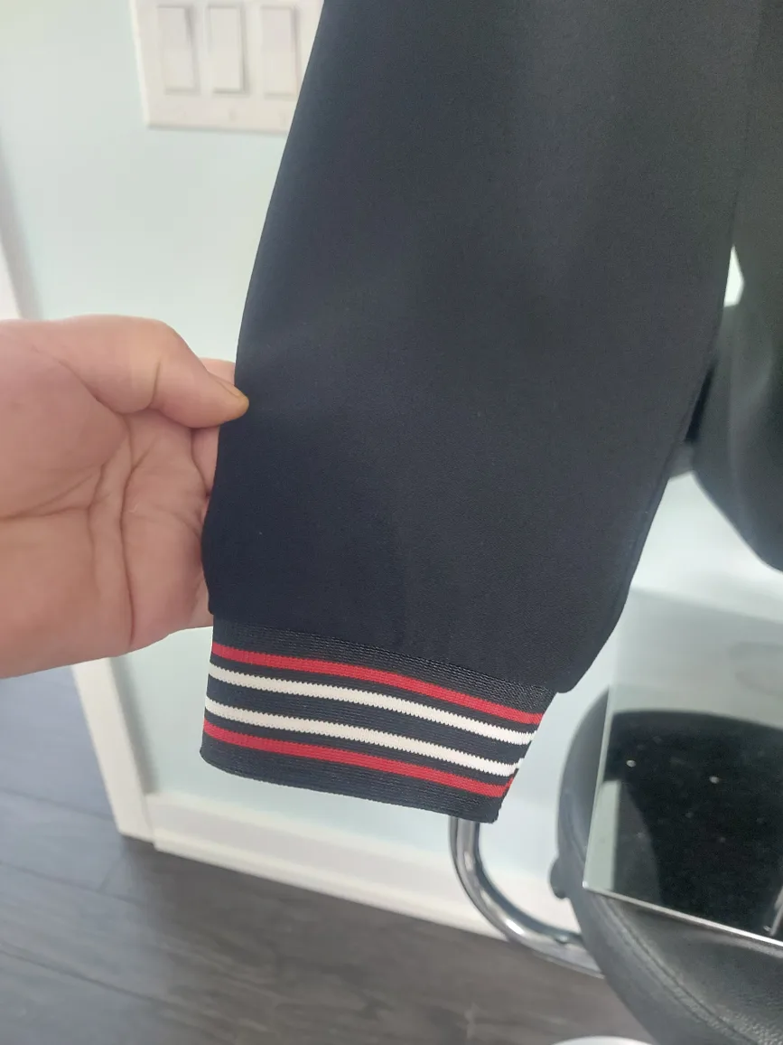 Black V-Neck Long Sleeve Top image indicator(3)