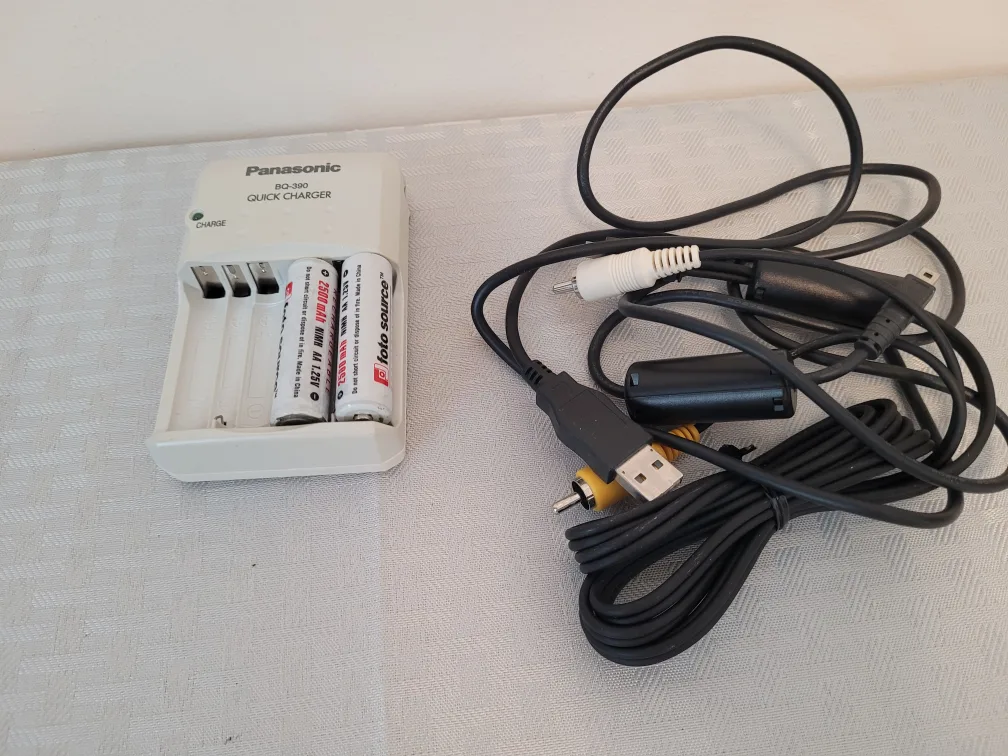Panasonic BQ-390 Quick Charger + Cables thumbnail