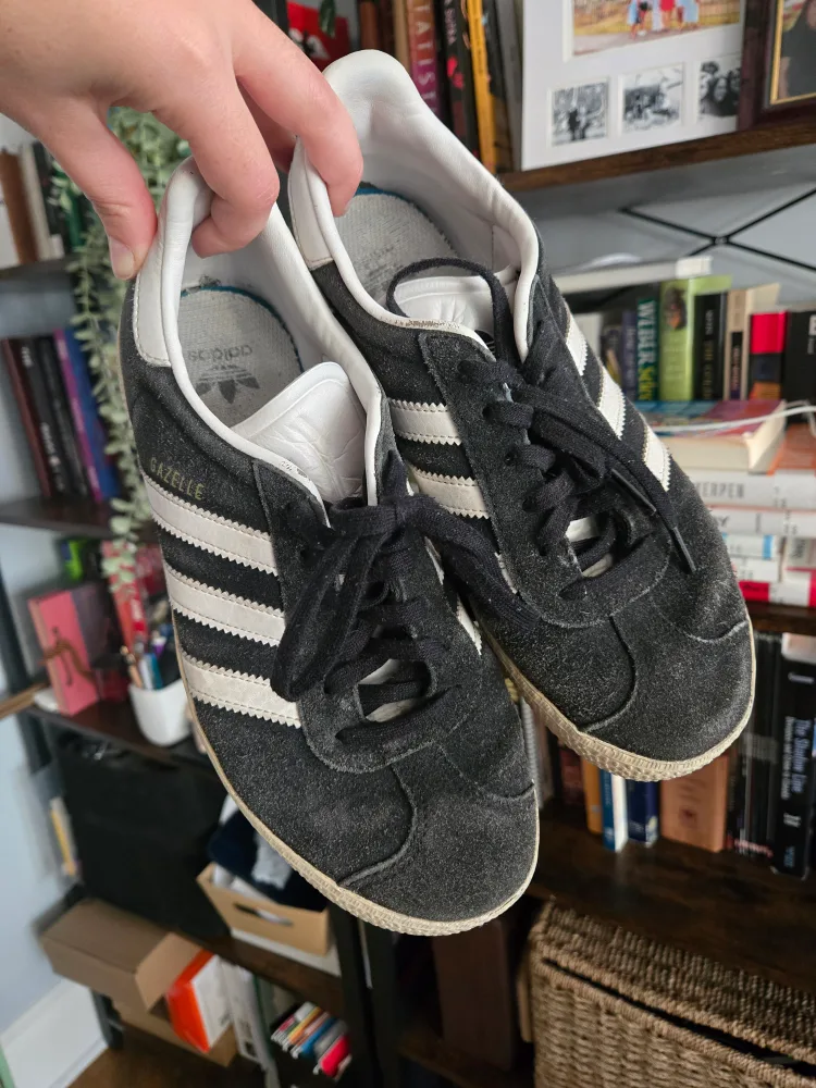 Adidas Gazelle Suede Sneakers - Black/White - Size 5 image indicator(2)