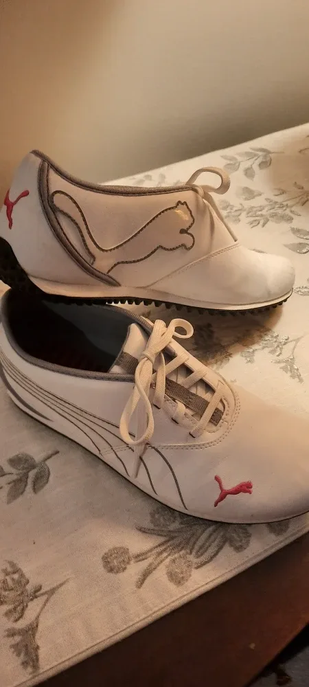 Puma Women's White/Pink Running Shoes thumbnail
