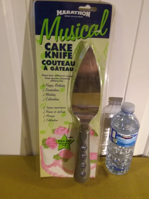 Marathon Musical Cake Knife 🆕 🇨🇦 thumbnail