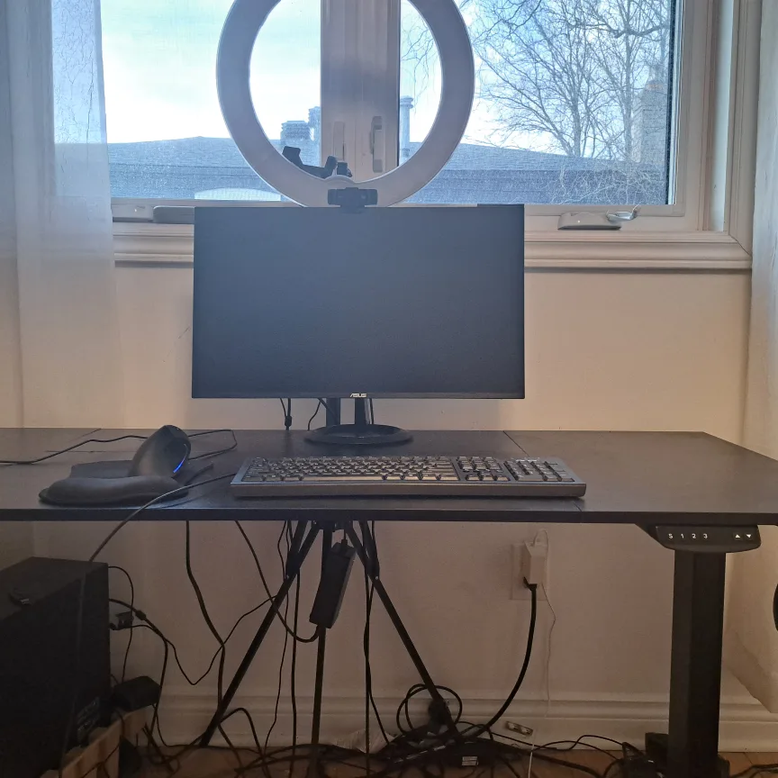 Adjustable Standing Desk thumbnail
