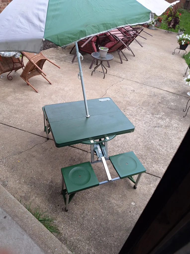 Folding Picnic Table with Umbrella Hole - Green thumbnail