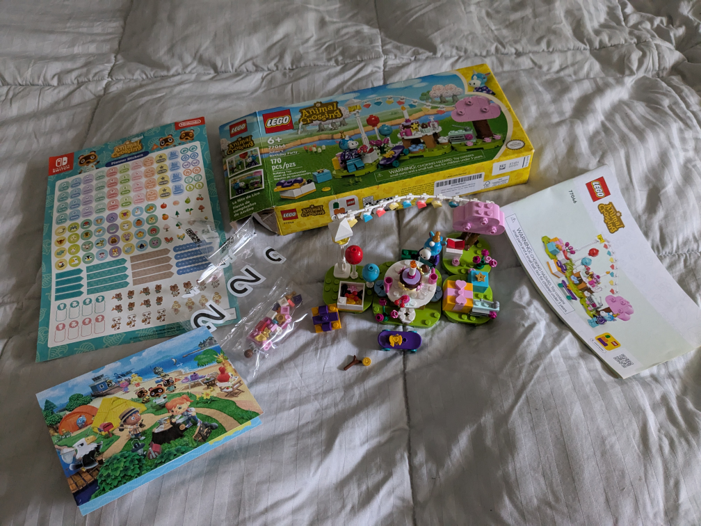 LEGO Animal Crossing Julian's Birthday Party Set 77046 - photo 2