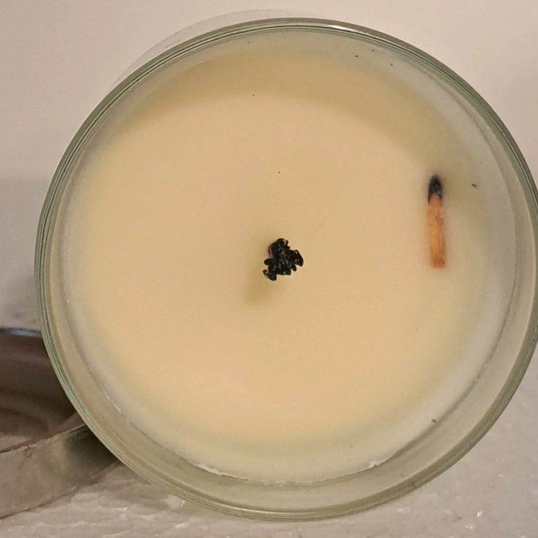 Bath and Body Works "Strawberry Picnic" candle image indicator(3)