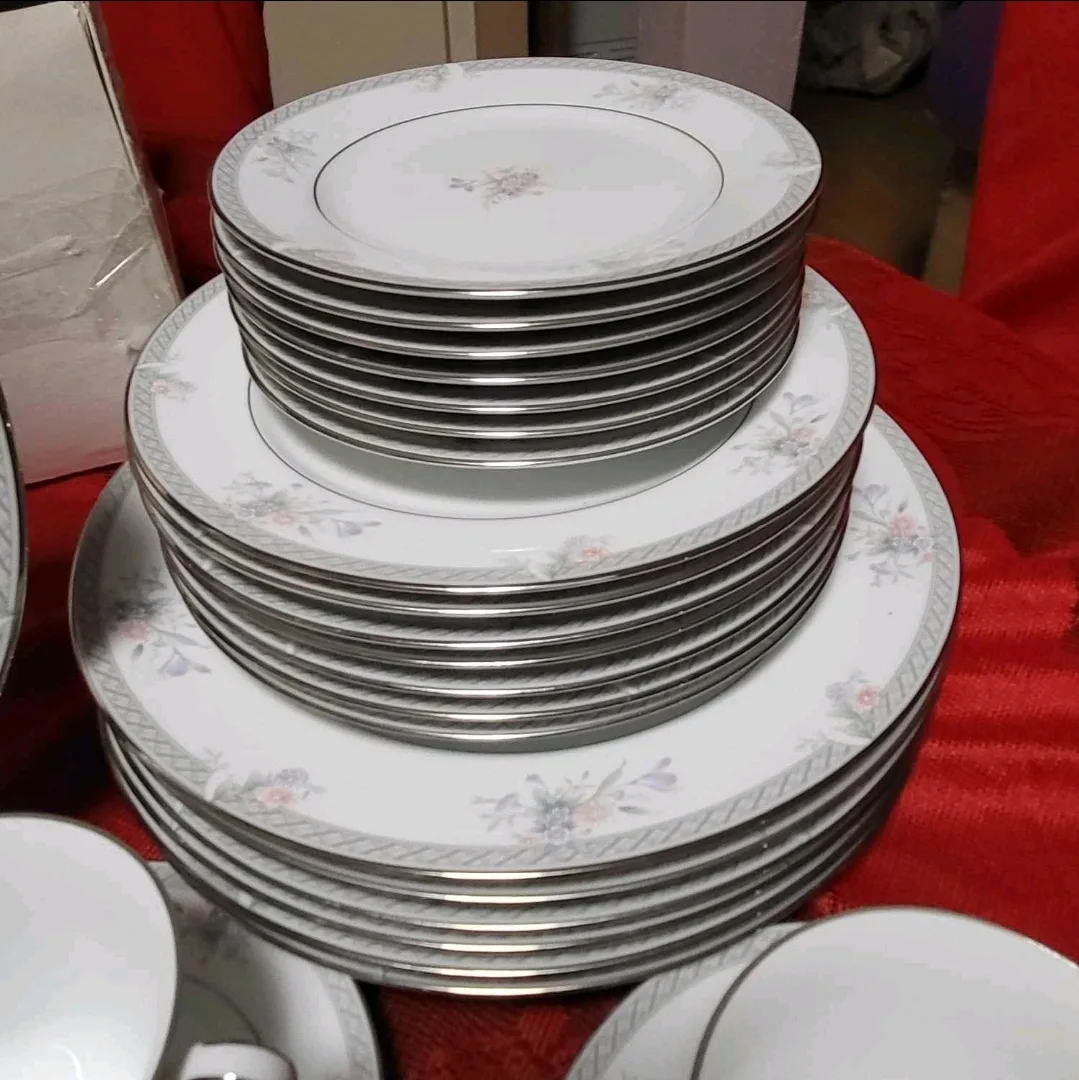 Mint Fine China 7 Person Noritake Set "Hailey- Retails for $1000 image indicator(3)