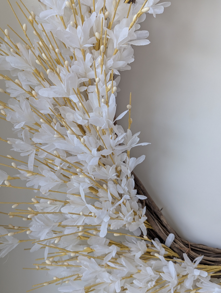 Large White Forsythia Wreath - photo 3