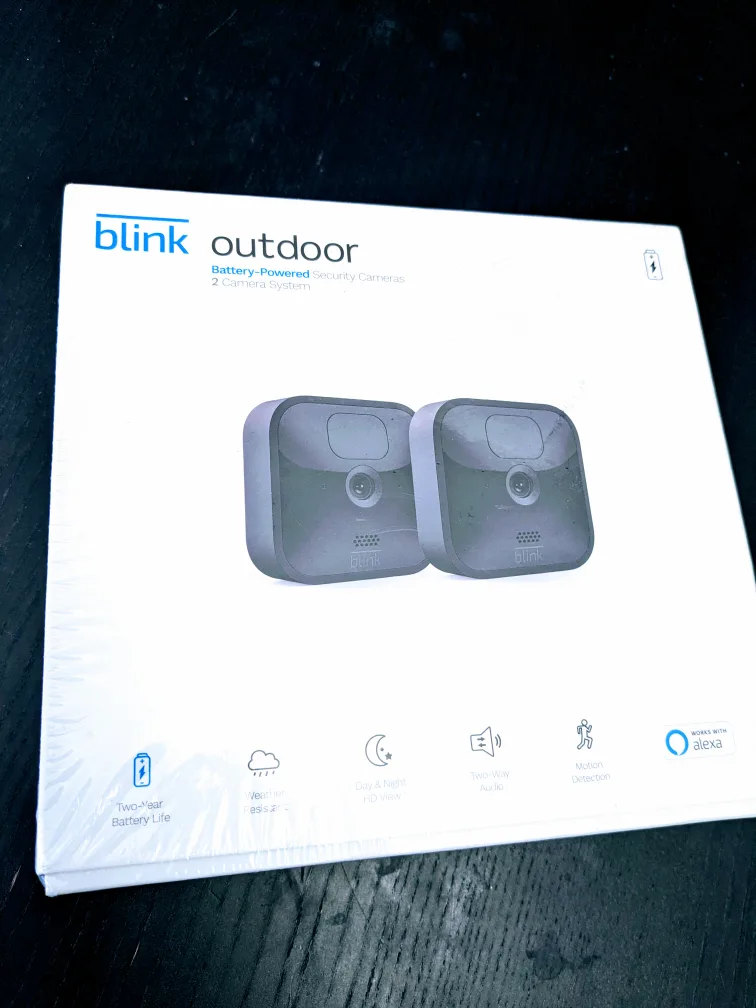 Blink Outdoor Battery-Powered Security Camera 2 PACK - New thumbnail