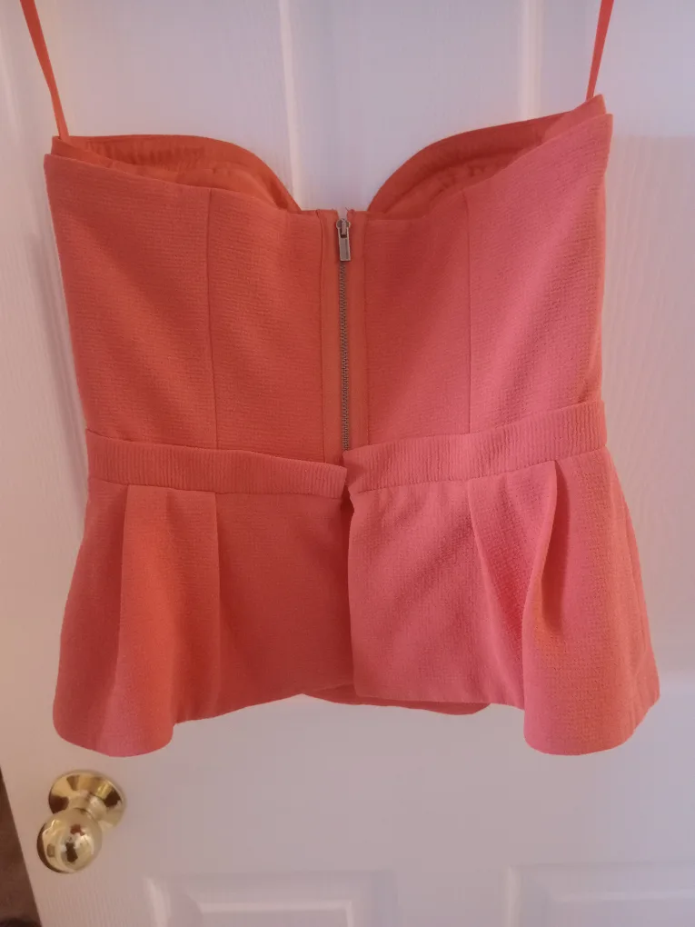 BCBGMAXAZRIA Coral Top & Skirt Set - Size 6 image indicator(2)
