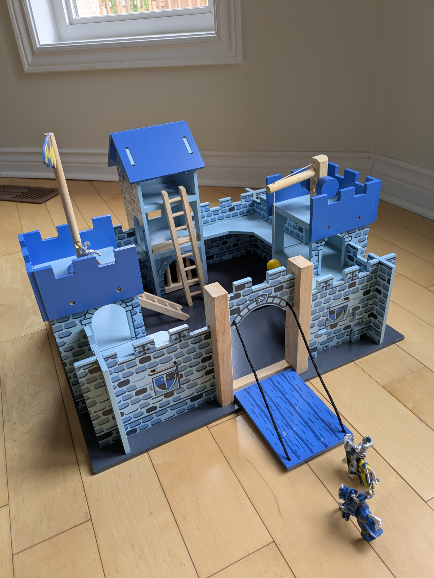 Wooden Excalibur Castle and siege tower playset
