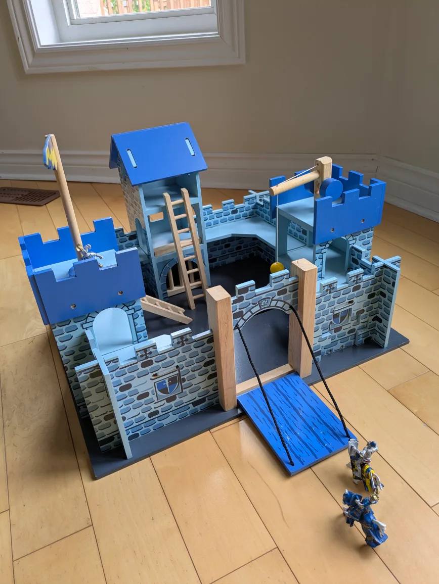 Wooden Excalibur Castle and siege tower playset thumbnail