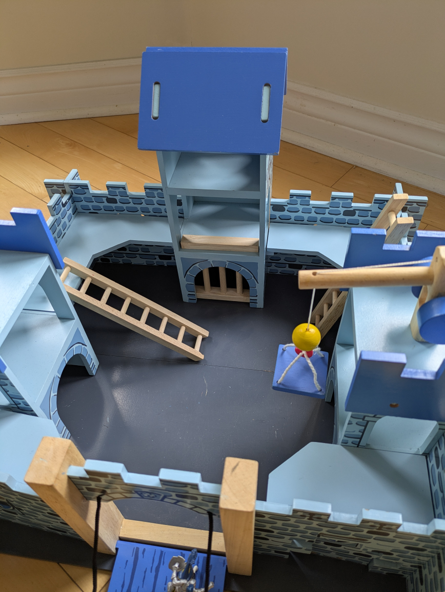 Wooden Excalibur Castle and siege tower playset - photo 3