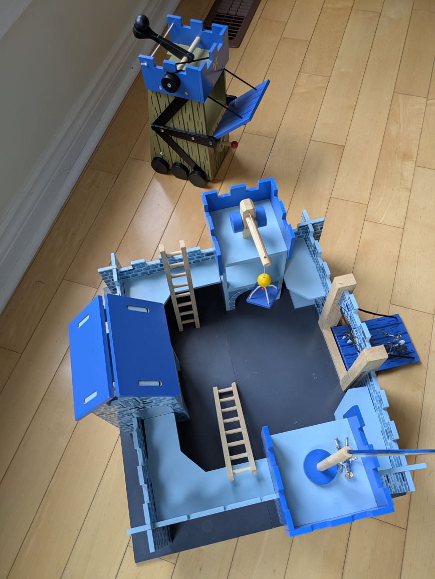 Wooden Excalibur Castle and siege tower playset - photo 4