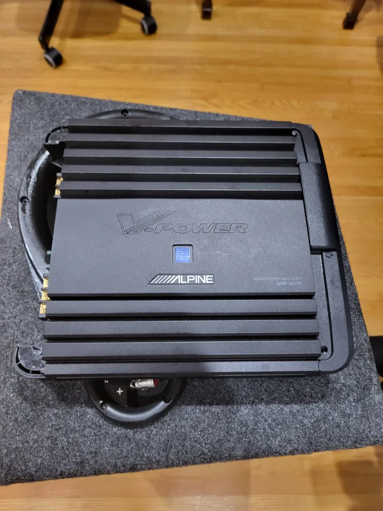 Dual Kicker Subwoofer and Alpine Amplifier image indicator(4)